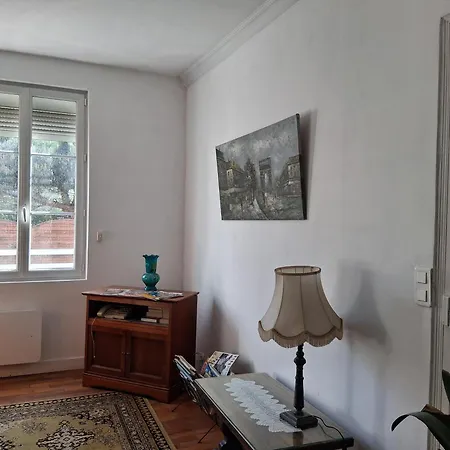 There Is A Legend In Le Mans- 24h Du Mans 度假居 勒芒